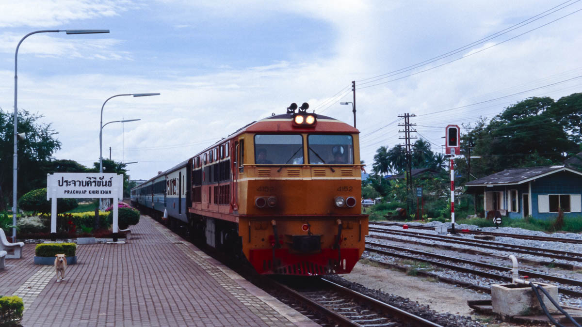 SRT 4152 (Alstom AD24C) Prachuap Khiri Khan