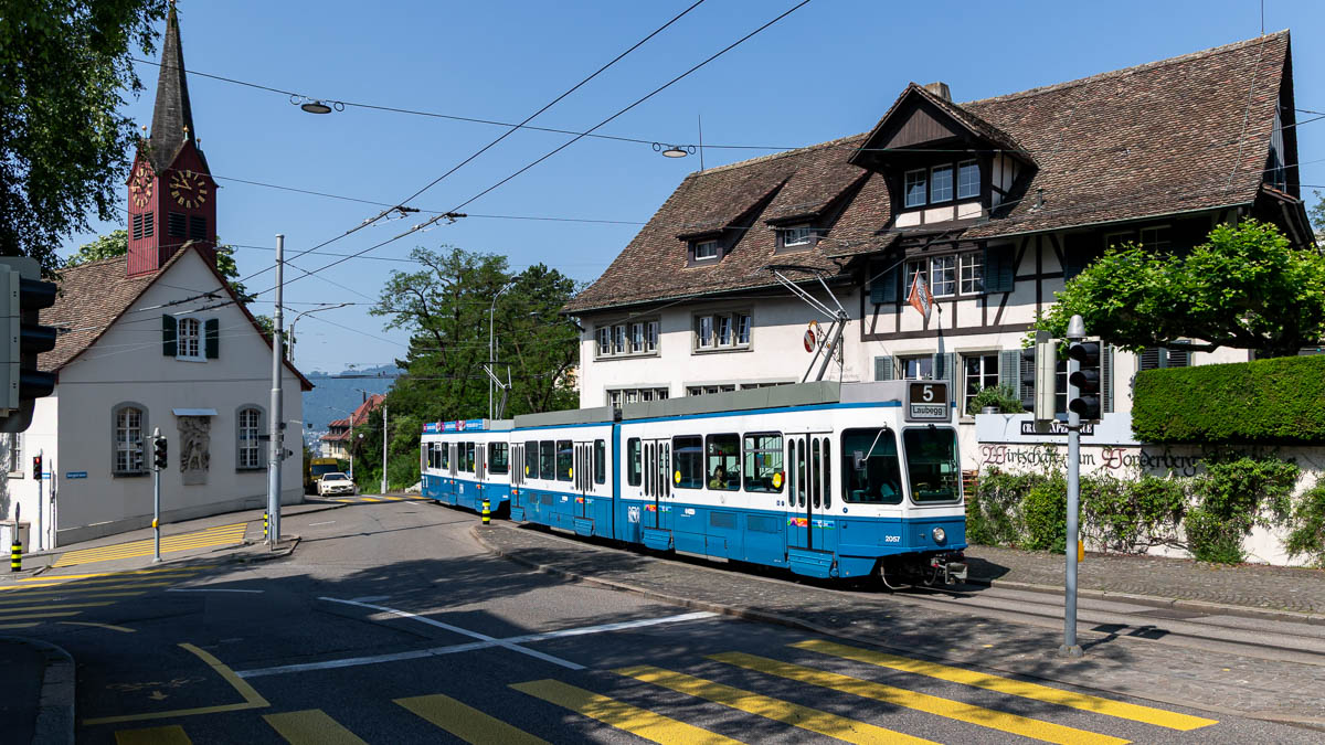 VBZ 2057 (Be 4/6 Tram 2000) Kirche Fluntern, Zürich