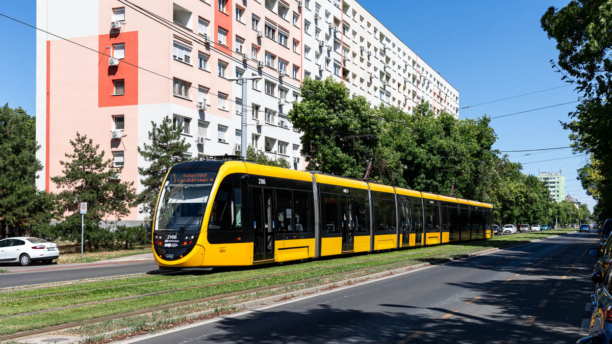 BKV 2106 (Typ Urbos) Bikás park, Budapest