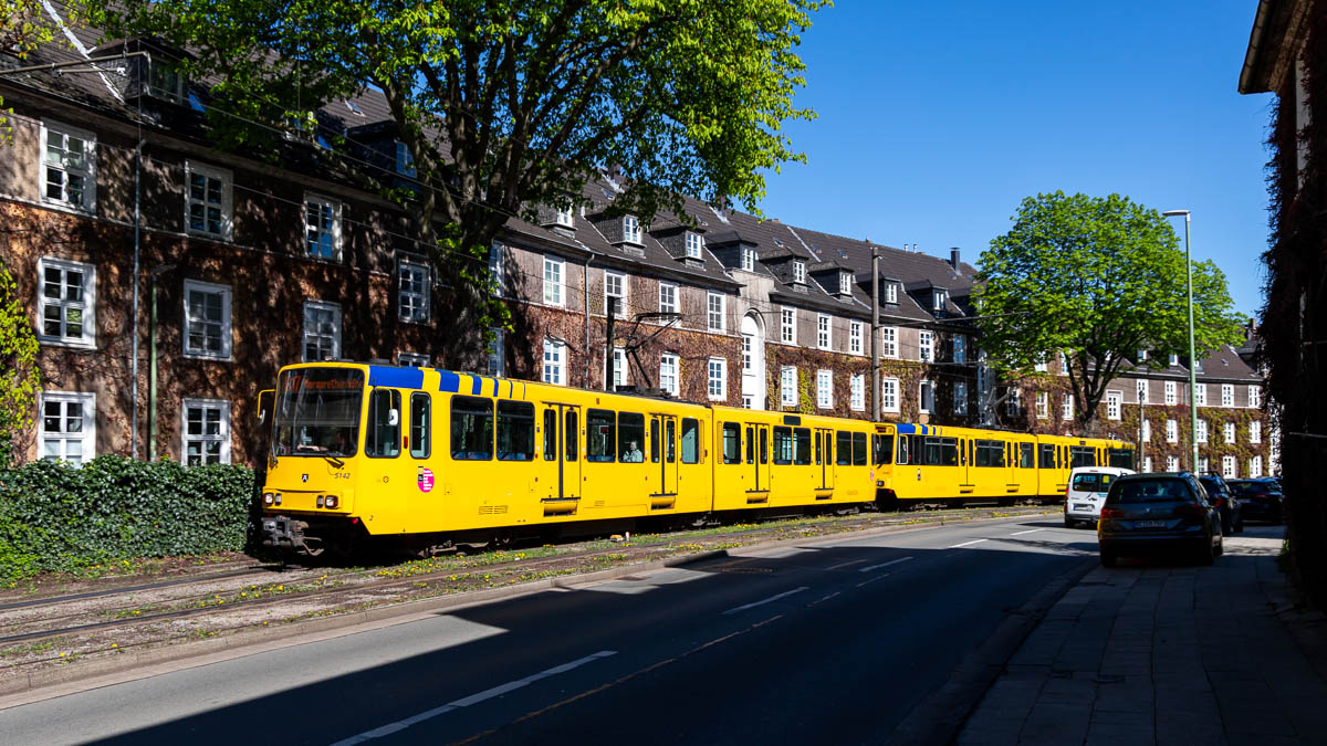 Ruhrbahn 5142 (Typ B80C) Laubenweg, Essen