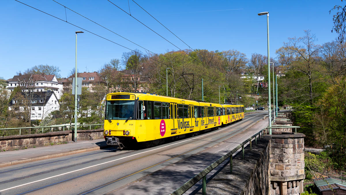 Ruhrbahn 5124 (Typ B80C) Margarethenbrücke, Essen
