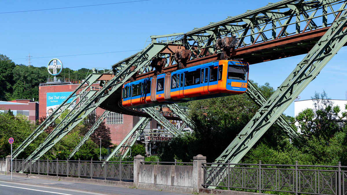 Schwebebahn Wuppertal: WSW 27 in Wuppertal, Varresbecker Straße