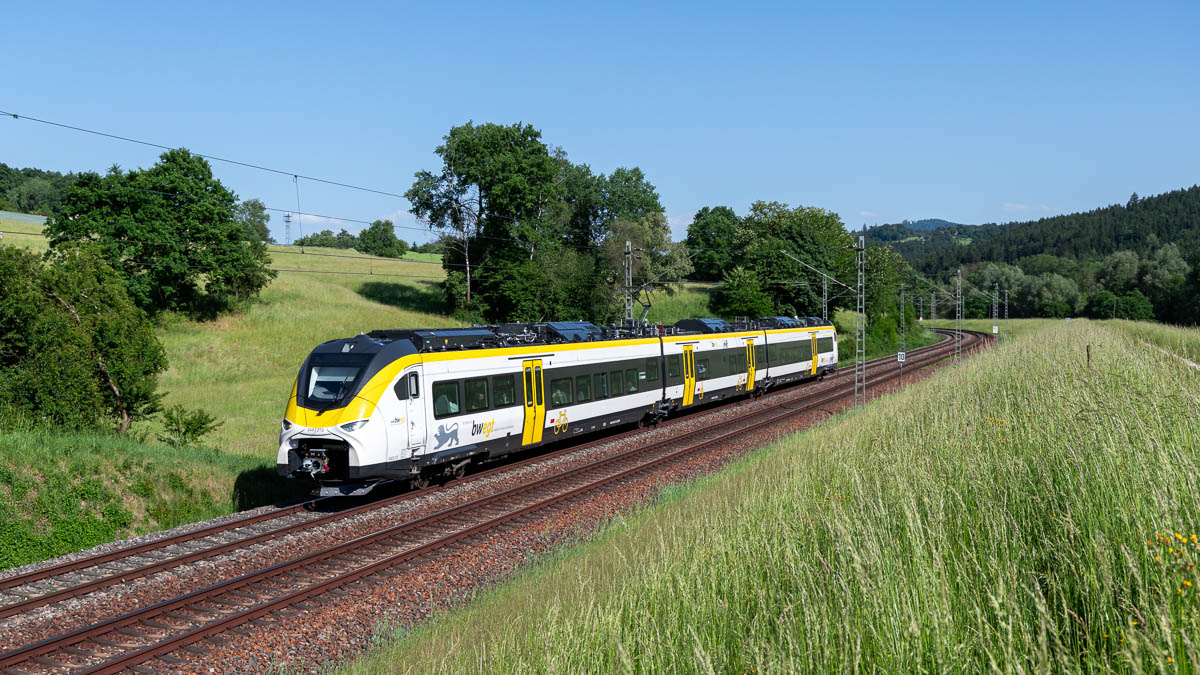 Regionalzug mit ARV 463 210 in Lorch(Württ)