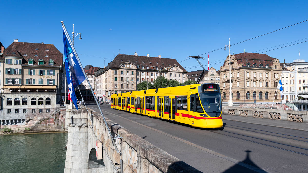 Straßenbahn Basel: BLT 175 in Basel, Mittlere Brücke