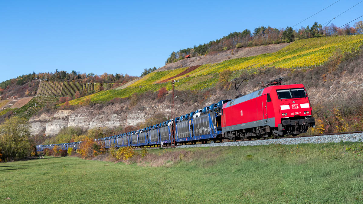 Güterzug mit DB 152 028 in Himmelstadt